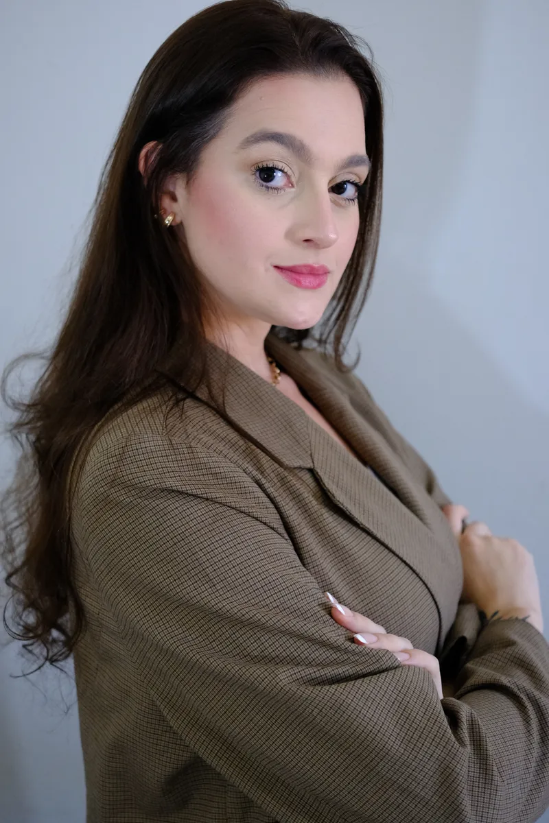 Dra. Laura Anália Lima - Mestra em Direitos Humanos pela UFMT, advogada especialista em família